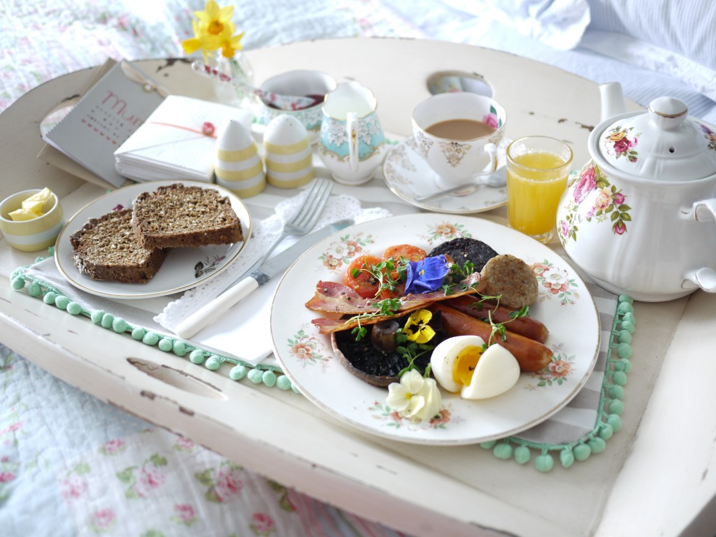 breakfast-in-bed